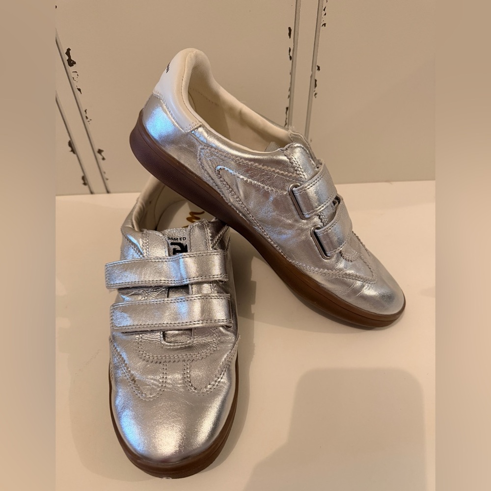 Sam Edelman size 9 silver Velcro sneakers